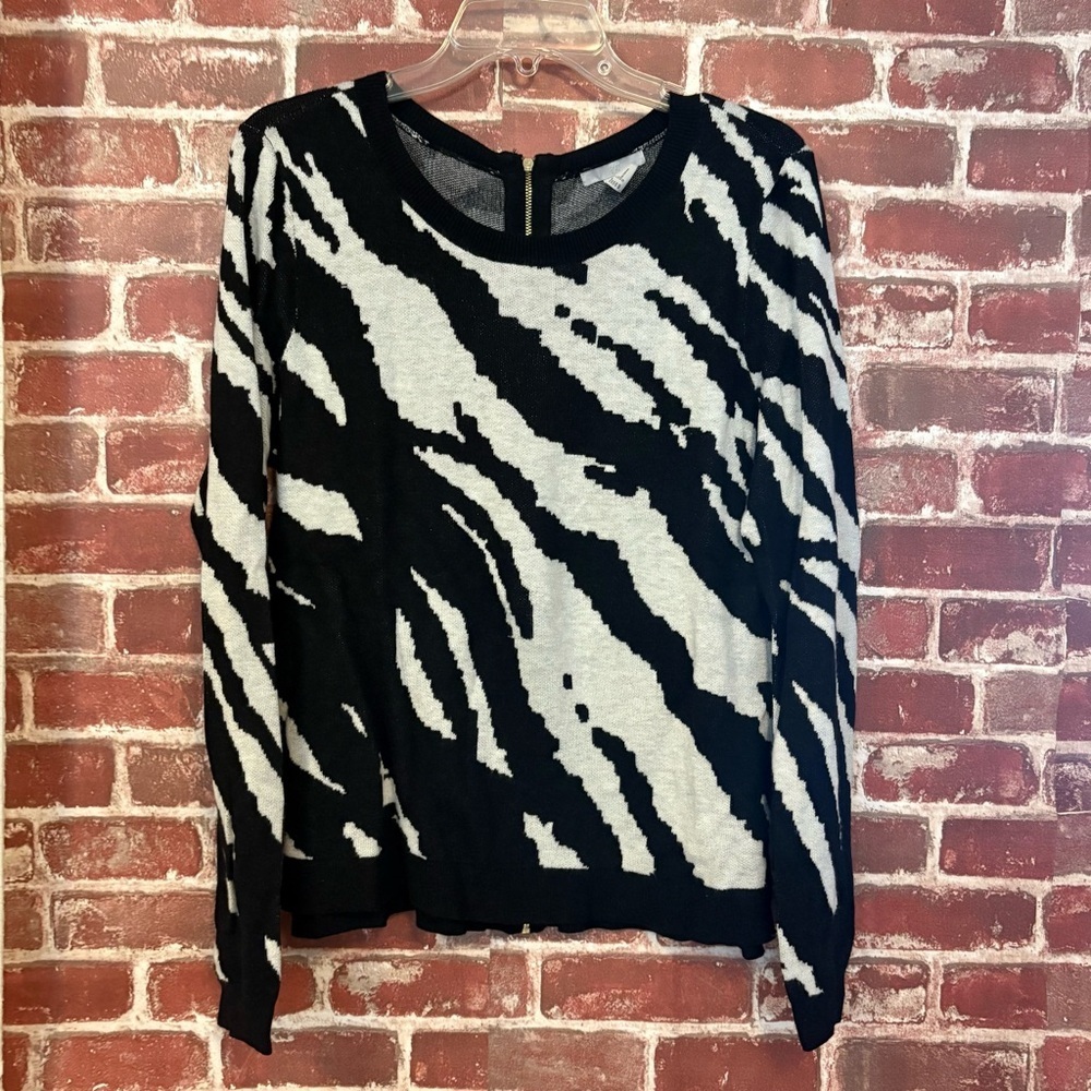 H&M Black and Gray Knit Top